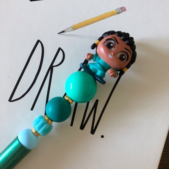 Disney Doorables: Raya & the Last Dragon: Raya handmade beaded pen - Picture 1 of 3